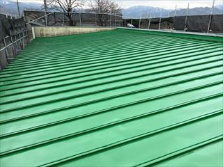 屋根のカバールーフの半額｜金属屋根防水 塗装 工期は最短3日