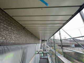 壱番館バルコニー下面