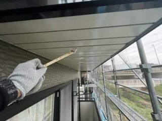 壱番館バルコニー下面