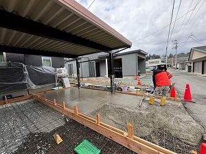 メッシュ筋敷+伸縮目地