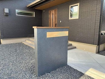 山形県寒河江市M様邸｜目地仕上げ土間コンクリート打設　門柱設置