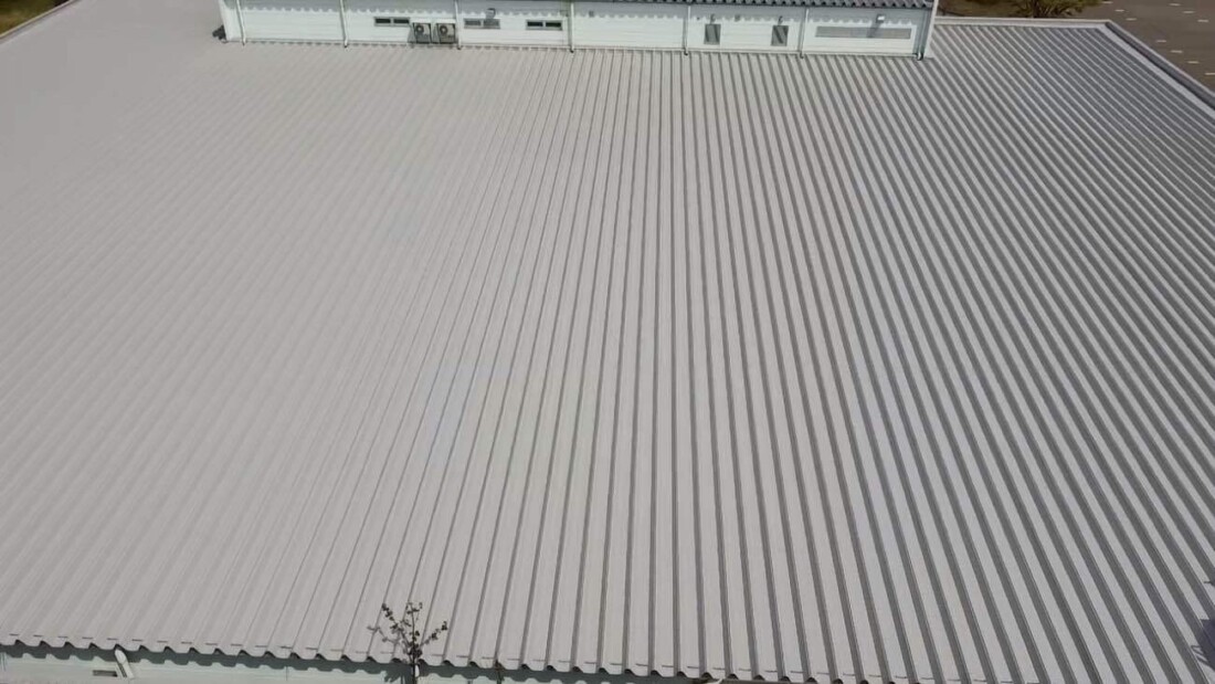 工場の屋根は塗装しない方が良い？