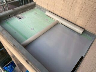 玄関上塩ビシート改修