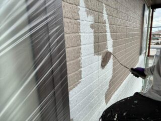 外壁（上塗り1回目）