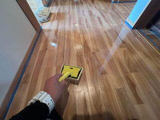 室内（クリヤー塗装2層目）