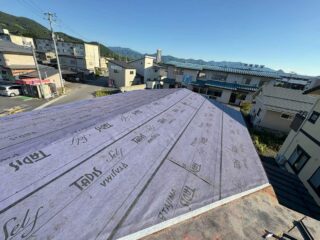 防水シート張り