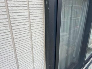 サッシまわりシーリング施工前