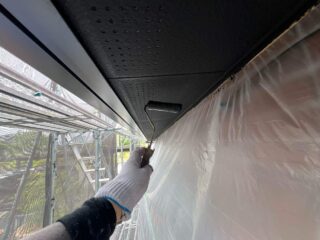 軒天塗装上塗り1回目